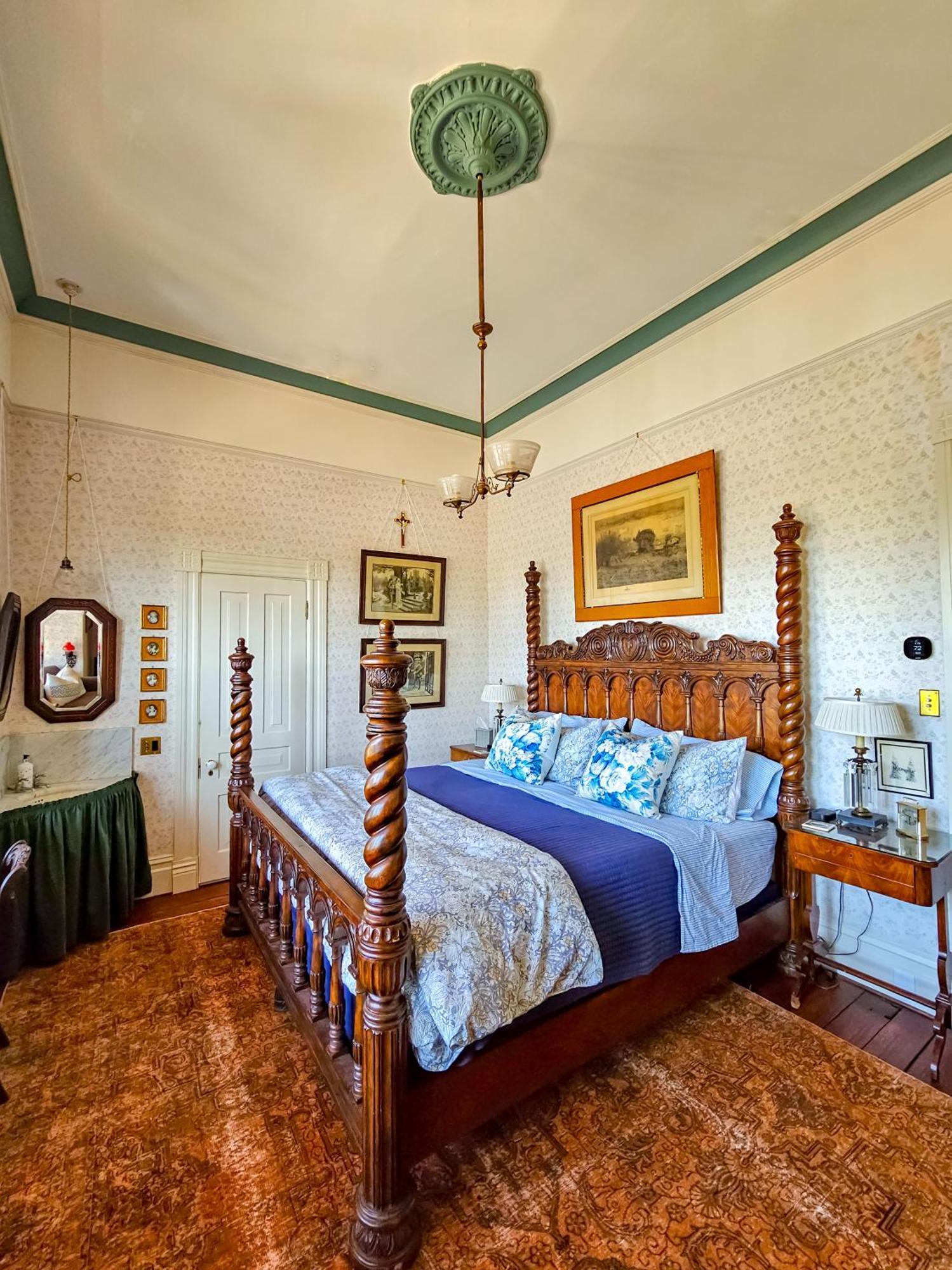 The Jd Hyde Historic Inn Visalia Extérieur photo